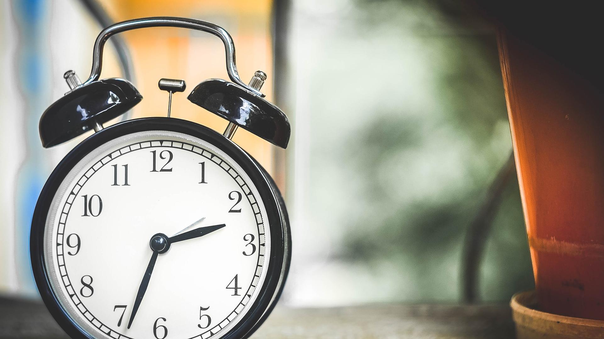 Uhr2